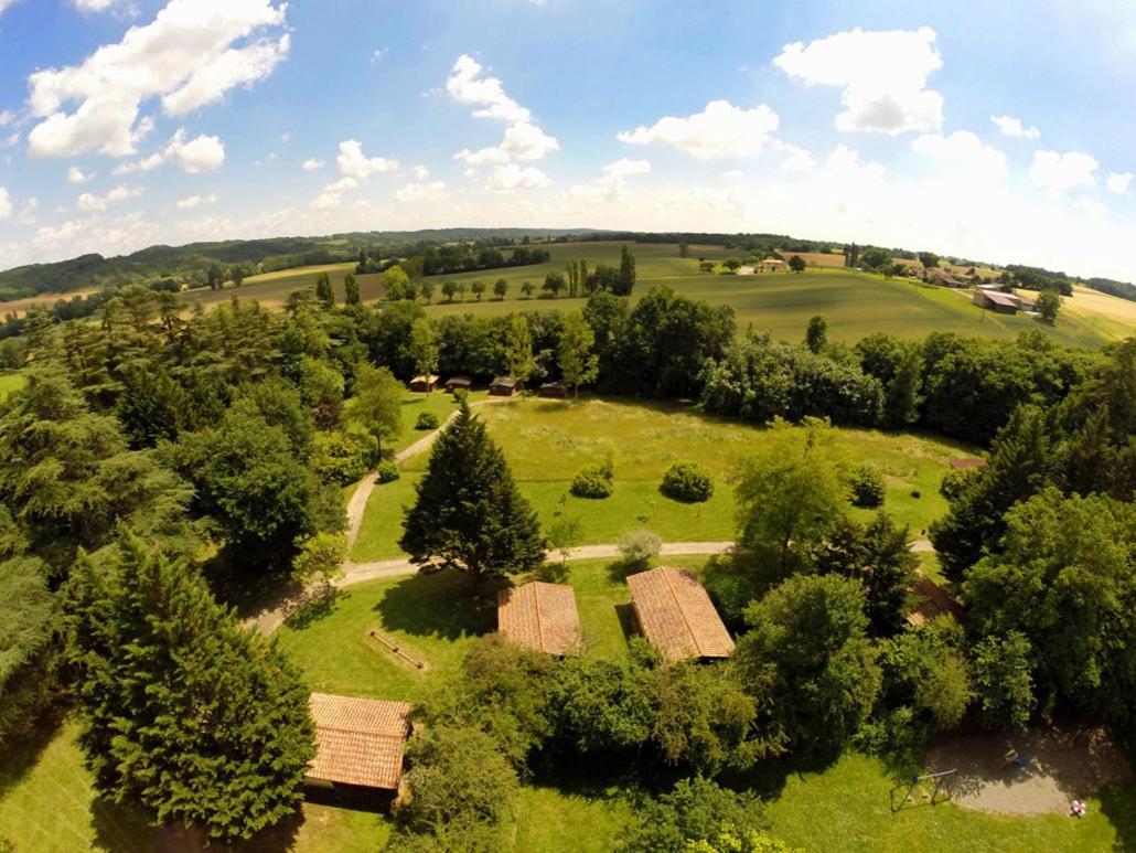 Camping Et Hotel Chateau Du Haget Montesquiou Esterno foto