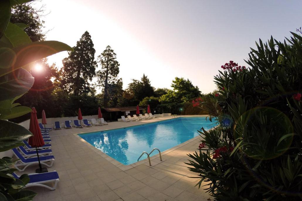 Camping Et Hotel Chateau Du Haget Montesquiou Esterno foto