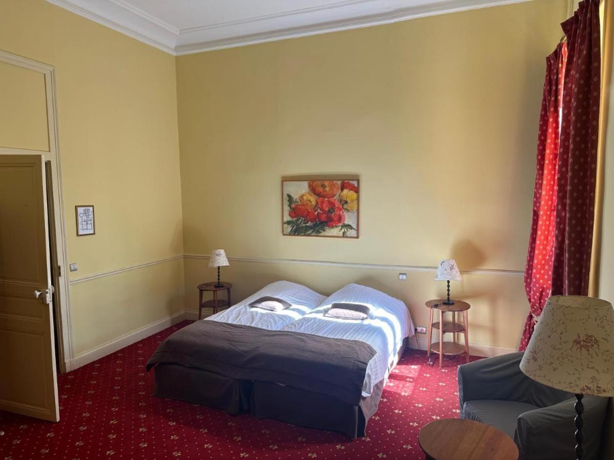 Camping Et Hotel Chateau Du Haget Montesquiou Esterno foto