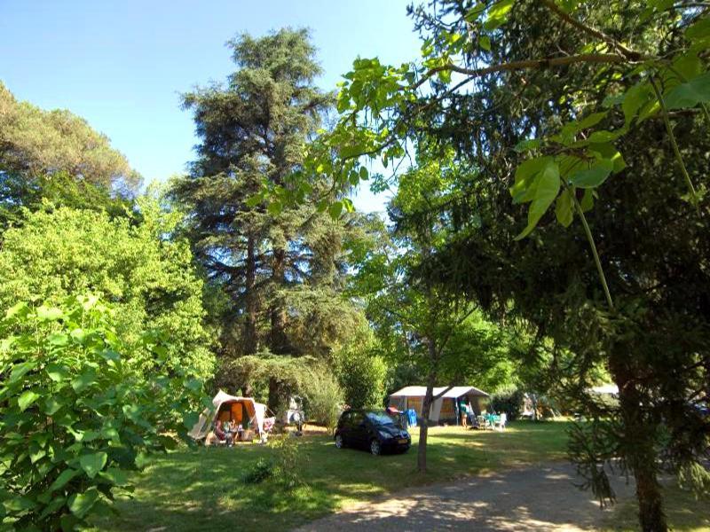 Camping Et Hotel Chateau Du Haget Montesquiou Esterno foto